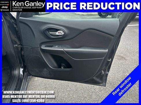 Used 2015 Jeep Cherokee Latitude image 24