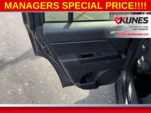 Used 2017 Jeep Compass Sport w/ Power Value Group image 15