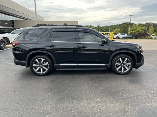 Used 2025 Honda Pilot Elite image 2