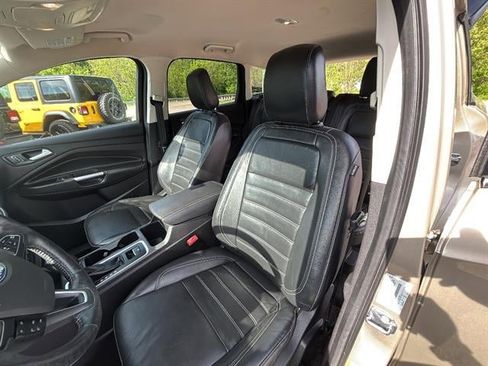 Used 2018 Ford Escape SEL AWD/4WD image 25