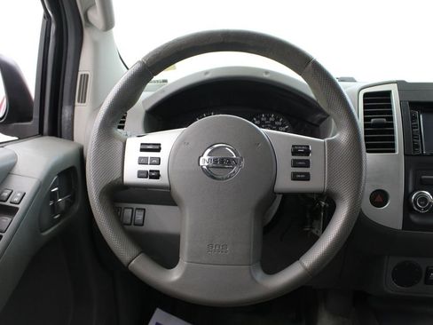 Used 2014 Nissan Frontier SV RWD image 19