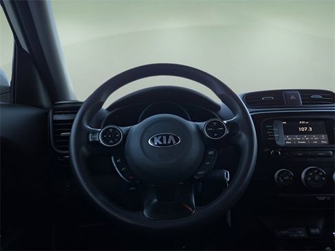 Used 2019 Kia Soul Base image 12