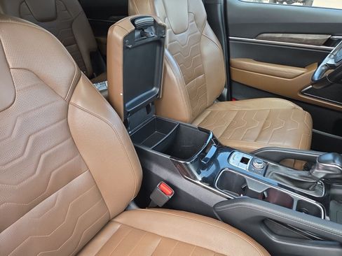 Used 2022 Kia Telluride SX w/ SX Prestige Package AWD/4WD image 37