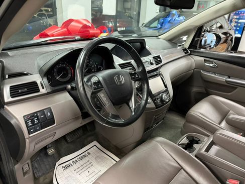 Used 2016 Honda Odyssey Touring Elite image 14