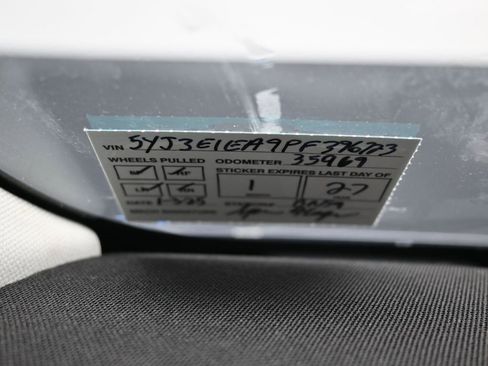 Used 2023 Tesla Model 3 Standard Range image 9