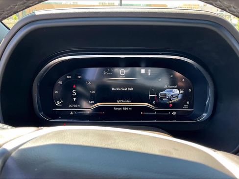 Used 2022 GMC Yukon XL SLT w/ SLT Premium Package image 26