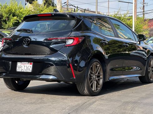 Certified 2025 Toyota Corolla Hatchback w/ SE Package FWD image 4