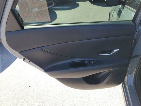 Used 2023 Hyundai Elantra SEL image 28