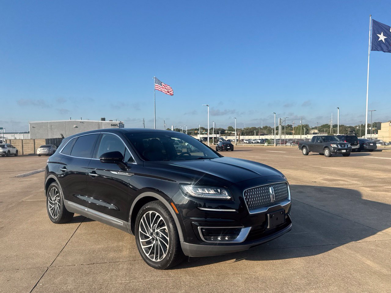 Used 2019 Lincoln Nautilus Reserve w/ Cargo Utility Package FWD image 3