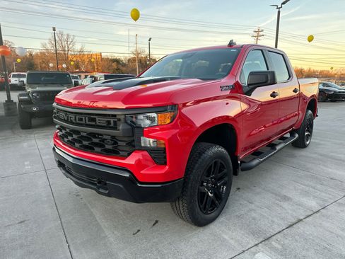New 2026 Chevrolet Silverado 1500 Custom Trail Boss w/ Turbomax Blackout Package AWD/4WD image 4