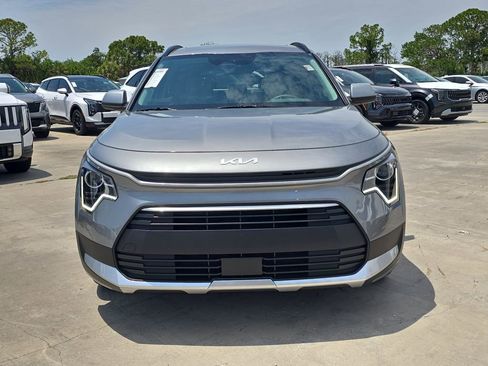 New 2026 Kia Niro EX FWD image 3