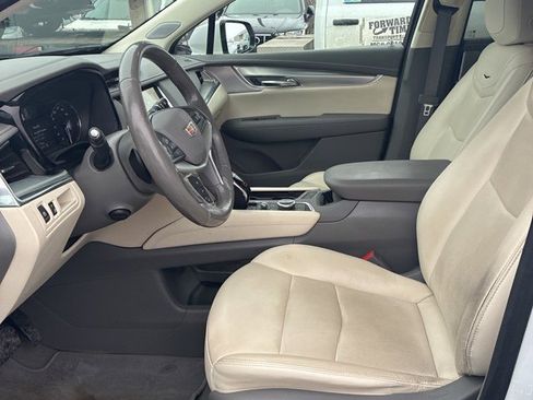 Used 2021 Cadillac XT5 Premium Luxury image 12