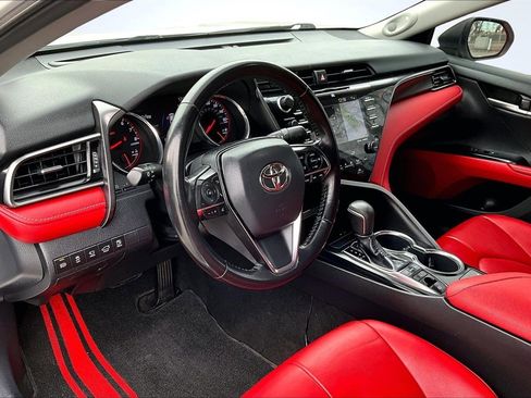 Used 2019 Toyota Camry XSE image 17