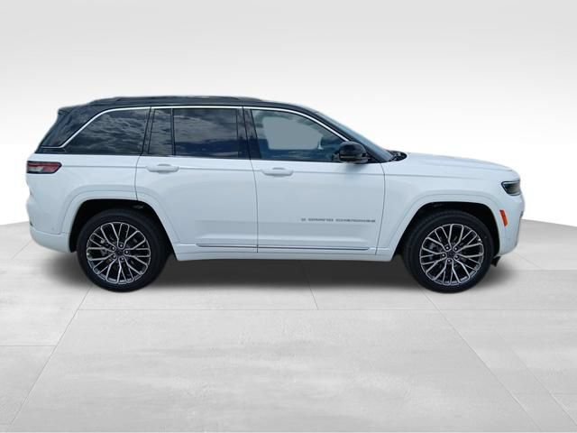 New 2027 Jeep Grand Cherokee Summit w/ Adv Protech Group IV AWD/4WD image 6