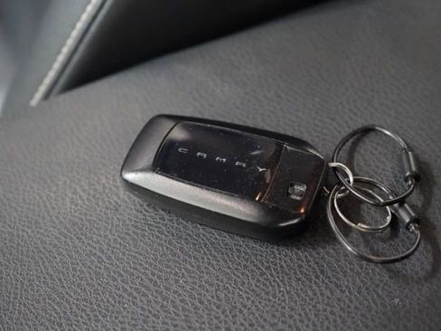 Used 2025 Toyota Camry SE image 35