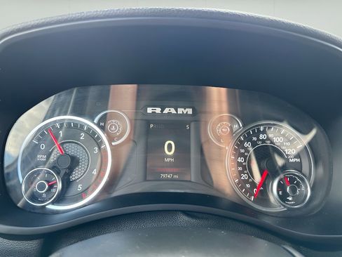 Used 2024 RAM 2500 Tradesman w/ Chrome Appearance Group image 18