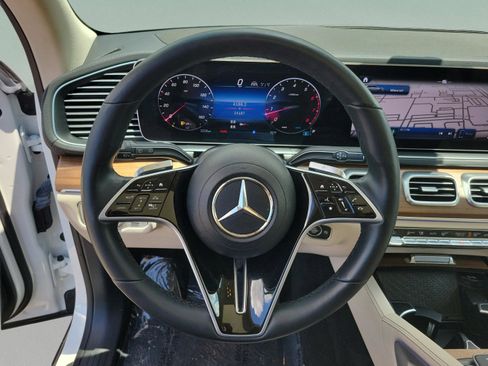 Certified 2024 Mercedes-Benz GLS 450 4MATIC image 22