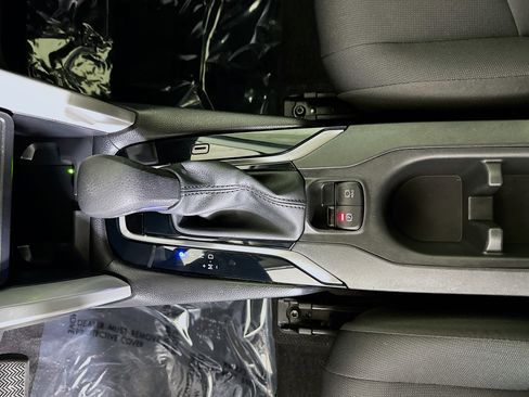 Used 2024 Toyota Corolla Cross LE w/ Moonroof Package image 22