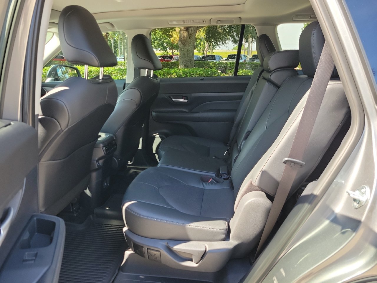 Used 2026 Toyota Grand Highlander FWD image 11