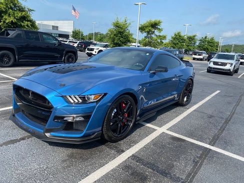 Used 2021 Ford Mustang Shelby GT500 w/ Technology Package RWD image 3