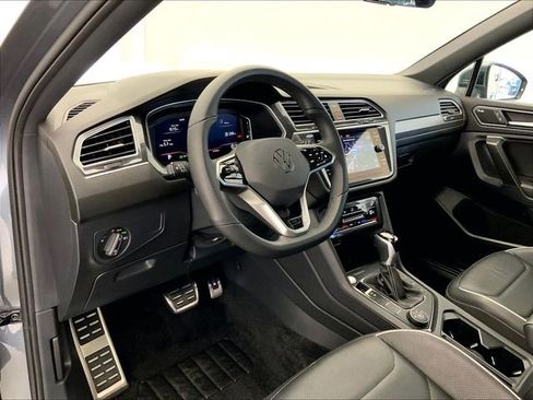 Used 2024 Volkswagen Tiguan SEL R-Line image 14