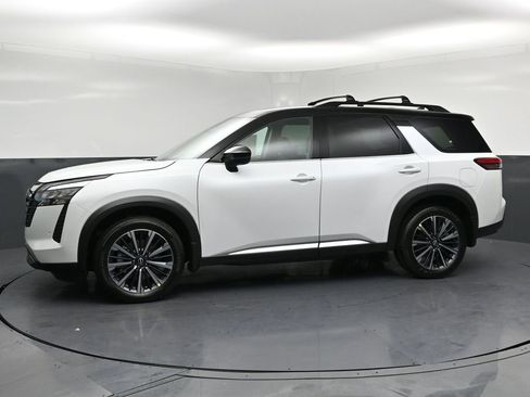 New 2026 Nissan Pathfinder Platinum AWD/4WD image 2