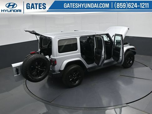 Used 2022 Jeep Wrangler Unlimited Sahara AWD/4WD image 52