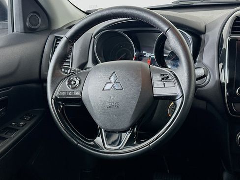 Used 2025 Mitsubishi Outlander Sport LE AWD/4WD image 18