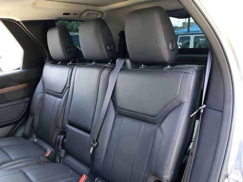 Used 2018 Land Rover Discovery HSE AWD/4WD image 27