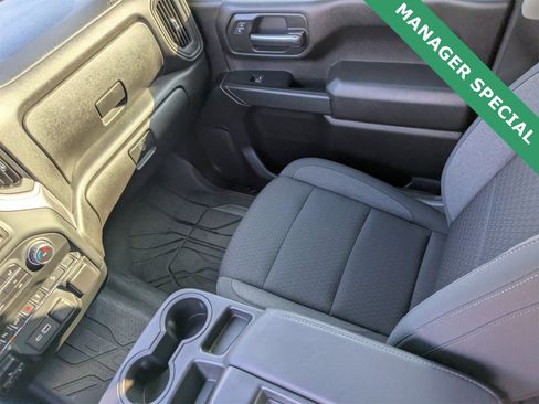 Used 2024 Chevrolet Silverado 2500 Custom w/ Custom Value Package image 21