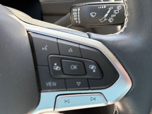 Used 2023 Volkswagen Tiguan SE FWD image 17