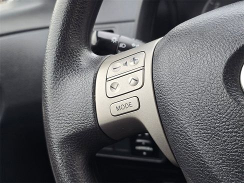 Used 2013 Toyota Corolla LE image 33