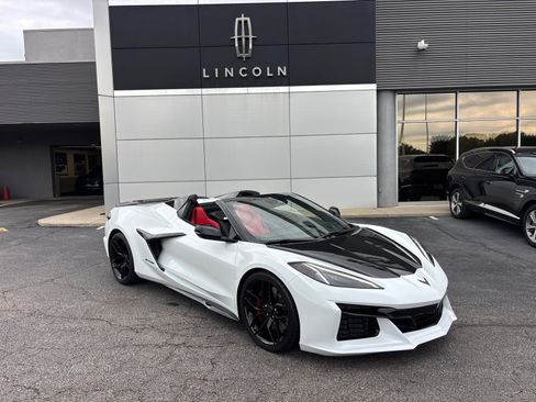 Used 2025 Chevrolet Corvette Z06 RWD image 28