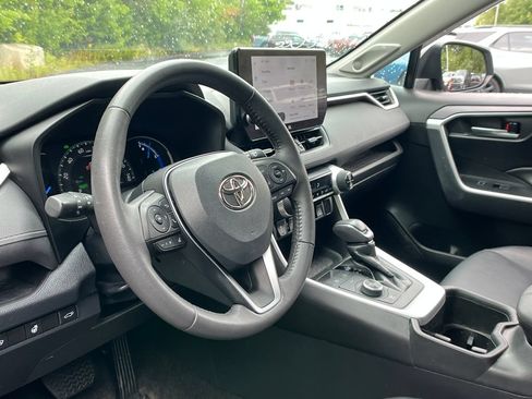Used 2023 Toyota RAV4 XLE Premium AWD/4WD image 37