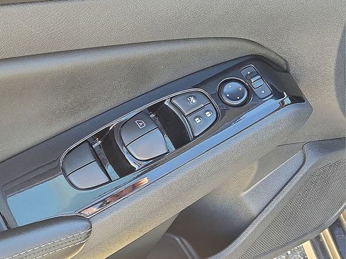 Used 2023 Nissan Altima 2.5 SV image 22