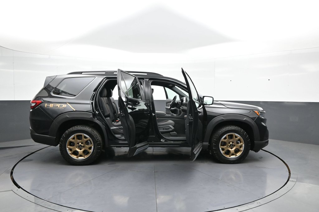 Certified 2024 Honda Pilot TrailSport image 44