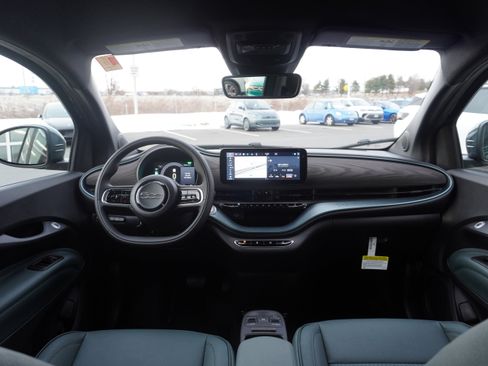 New 2025 FIAT 500 e image 2