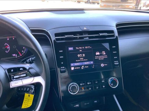 Used 2023 Hyundai Santa Cruz SE image 7