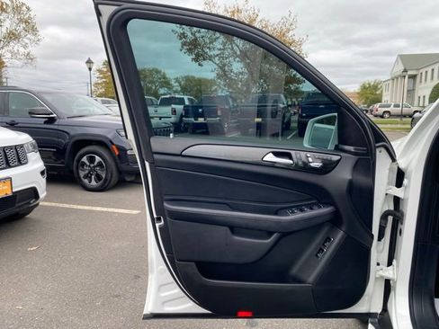 Used 2019 Mercedes-Benz GLS 450 4MATIC image 24