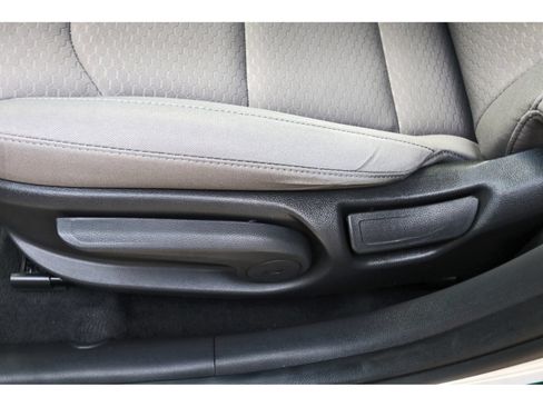 Used 2019 Hyundai Elantra SEL FWD image 29