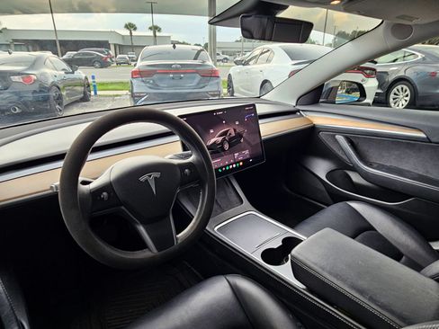 Used 2022 Tesla Model 3 Standard Range RWD image 13