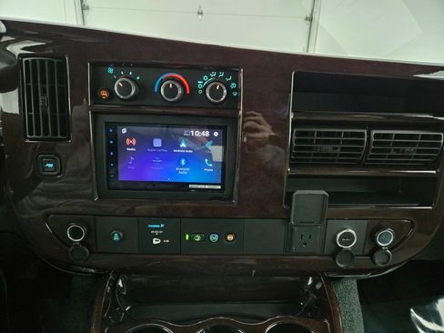 Used 2020 GMC Savana 2500 image 28