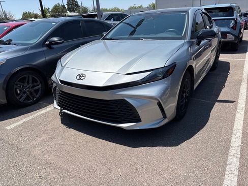Used 2025 Toyota Camry LE AWD/4WD image 3