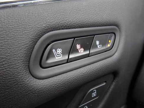 Used 2021 Cadillac Escalade ESV Premium Luxury w/ Driver Assist Tech Package image 21