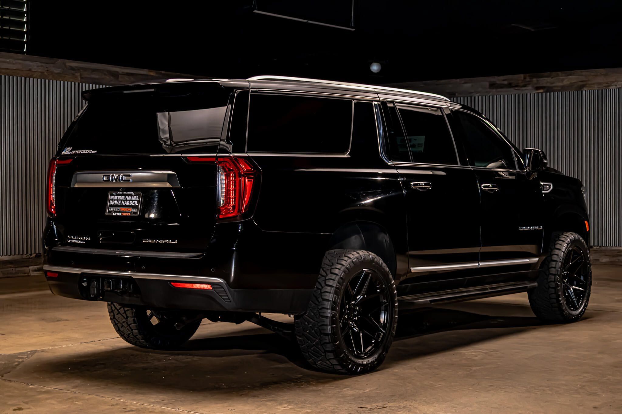 Used 2024 GMC Yukon XL Denali AWD/4WD image 10