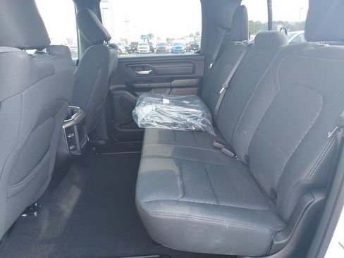 New 2026 RAM 1500 Express AWD/4WD image 14