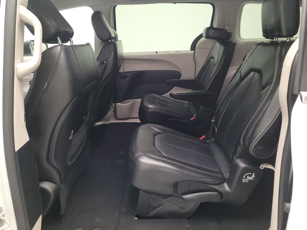 Used 2021 Chrysler Voyager Lxi FWD image 18