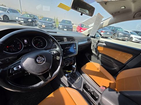 Used 2019 Volkswagen Tiguan SE FWD image 13