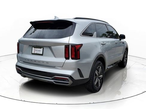 Certified 2022 Kia Sorento EX FWD image 6