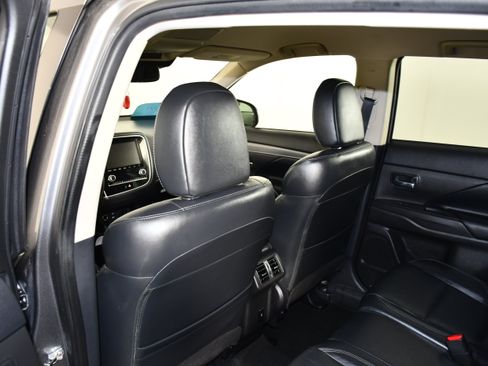 Used 2020 Mitsubishi Outlander SEL AWD/4WD image 47